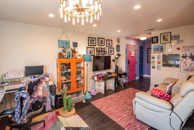 3295 Ocean View Blvd, San Diego CA: https://media.crmls.org/mediaz/c7e71f28-f1df-4720-8c61-0d1b422e6744.jpg