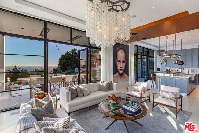 400 Amalfi Drive photo 4