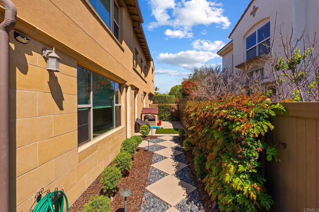 809 Dolphin Circle - photo 12