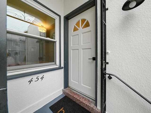 454 Ellington Avenue, San Francisco CA: https://media.crmls.org/mediaz/c7e7fad1-24d4-4dfc-bf61-948c4ae533a3.jpg