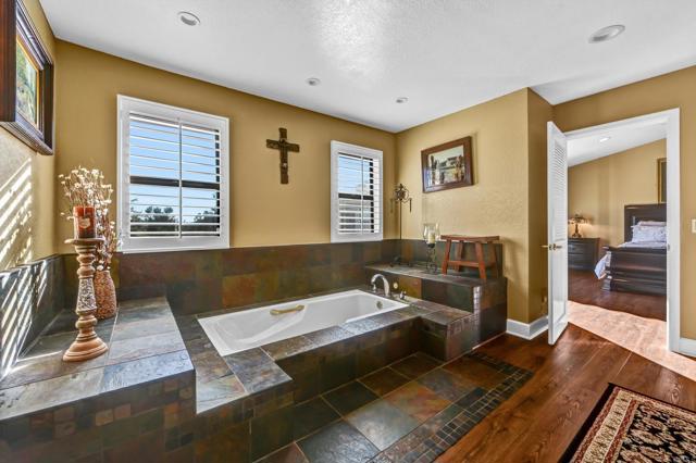 33140 Lilac Road, Valley Center CA: https://media.crmls.org/mediaz/c7e81192-420d-4c26-ba8e-2440fd1d1471.jpg