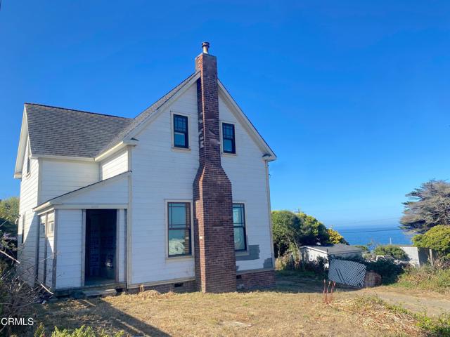 36435 Highway 1, Westport CA: https://media.crmls.org/mediaz/c7e82adb-8794-4e4d-9145-b2b338187778.jpg