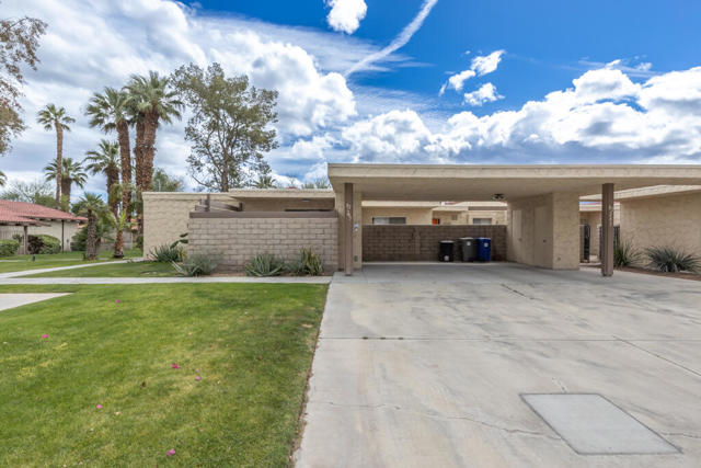Demetra 82243Waring Way Indio CA Photos-