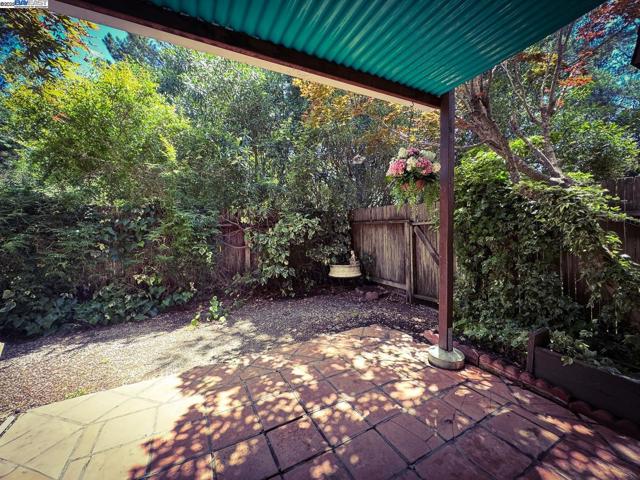 148 Ascot Ct, Moraga CA: https://media.crmls.org/mediaz/c7e963cd-374f-47dc-b9e7-e9b159c124ef.jpg