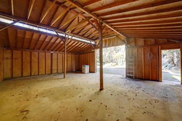 18408 Sweet Ln, Ramona CA: https://media.crmls.org/mediaz/c7ea195c-26b5-4eed-ac34-9579b7e58bc7.jpg