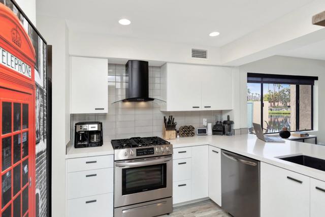 411 Forest Hills Drive, Rancho Mirage CA: https://media.crmls.org/mediaz/c7ea6c84-3193-4b34-bdcf-27fb44d2f7a1.jpg