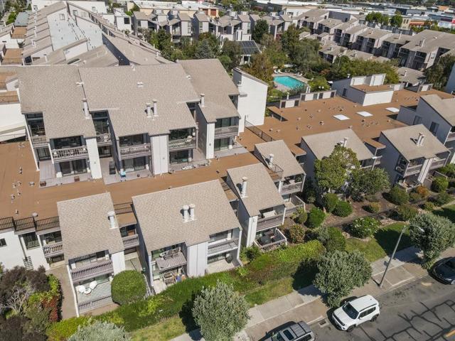 2101 Shore Line Drive, Alameda CA: https://media.crmls.org/mediaz/c7eaacae-4caf-4d30-841a-c07f7b2db45c.jpg