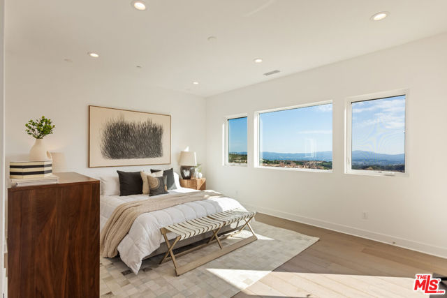 20668 W Hummingbird Court, Porter Ranch CA: https://media.crmls.org/mediaz/c7eaf4fa-0299-45c6-89ff-2b6d632cda39.jpg