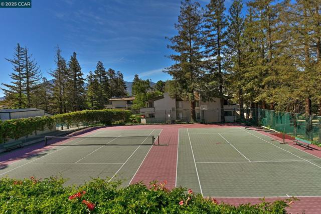 5450 Concord Blvd, Concord CA: https://media.crmls.org/mediaz/c7ebb5a6-e093-4bc7-9cba-962cc4913ed2.jpg