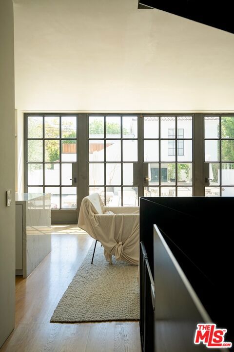 546 N Mccadden Place, Los Angeles CA: https://media.crmls.org/mediaz/c7ebf236-900f-46da-a9c4-7477d8cd44dc.jpg
