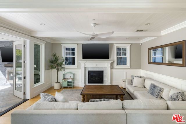 Image 9 of 35 For 5523 Longridge Avenue