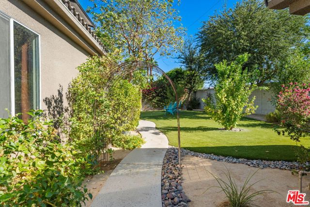8 Dickens Court, Rancho Mirage, CA 92270