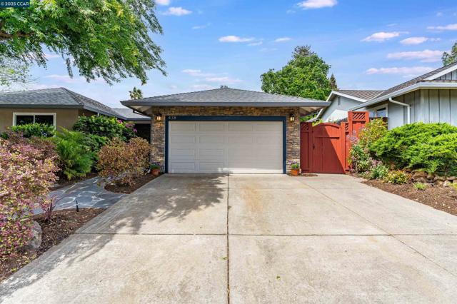 438 Odin Dr, Pleasant Hill CA: https://media.crmls.org/mediaz/c7ecefcf-557d-4790-8571-a361782e4d37.jpg