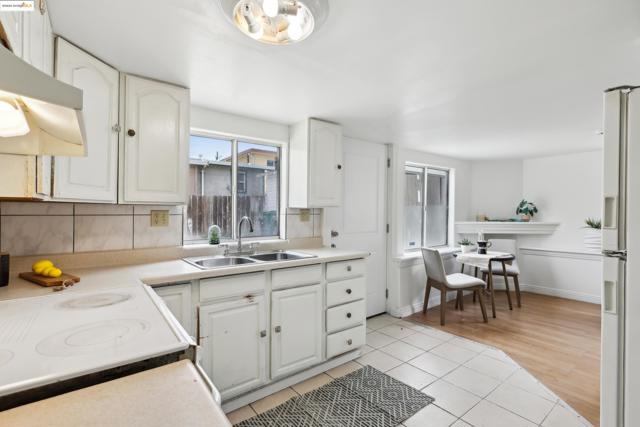3064 E 15Th St, Oakland CA: https://media.crmls.org/mediaz/c7ecf5b1-089d-40ba-aca4-ac7fb9c9df95.jpg
