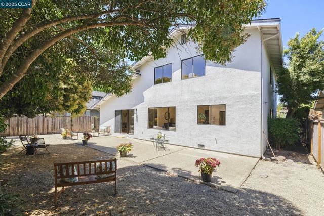169 Castleton Court, San Ramon CA: https://media.crmls.org/mediaz/c7ecfbb7-87c4-43c1-8dca-55cf64e7ec2f.jpg