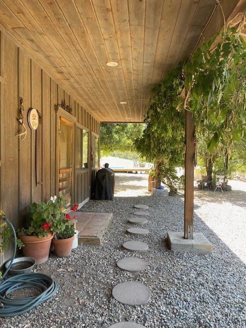 20215 Cachagua Road, Carmel Valley CA: https://media.crmls.org/mediaz/c7ed1ce3-cc34-4622-ab51-a4d41fbbad3f.jpg