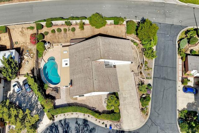 17240 Cuvee Ct, Poway CA: https://media.crmls.org/mediaz/c7ed80fa-d968-42c4-960f-ad92794acfc7.jpg