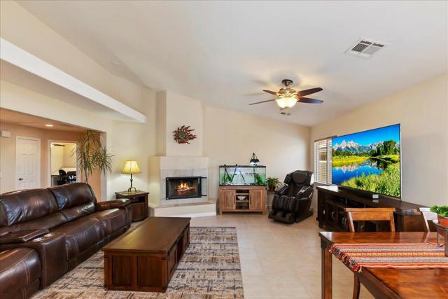 Image 10 of 34 For 52945 Avenida Herrera