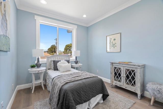Image 16 of 23 For 37281 Olive St