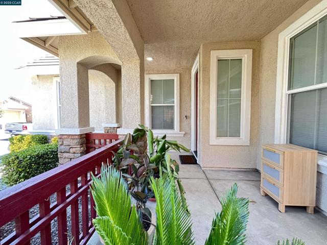 1870 Zurlo Way, Sacramento CA: https://media.crmls.org/mediaz/c7f08f4d-4e20-499b-b8a4-6bbd4a2680b4.jpg