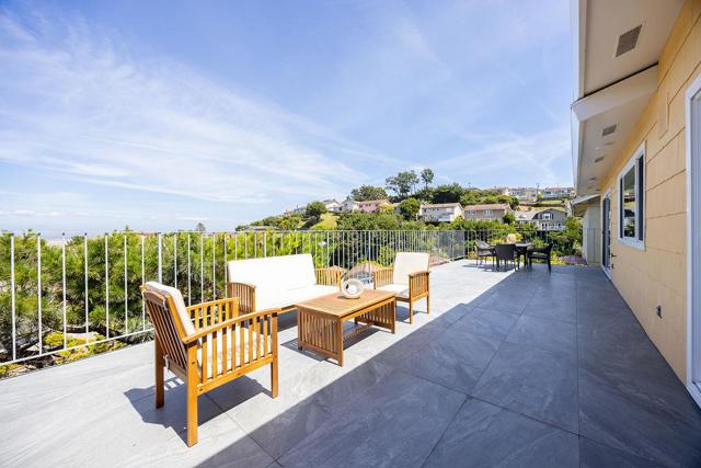 818 Clearfield Drive, Millbrae CA: https://media.crmls.org/mediaz/c7f10ef4-036e-4c16-9931-fe72d177555a.jpg