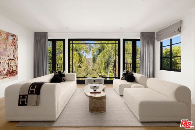 8 Oakmont Drive, Los Angeles CA: https://media.crmls.org/mediaz/c7f1173f-ddf4-4a42-bea6-eefe210045aa.jpg