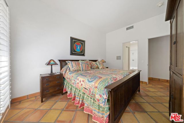 57766 Interlachen, La Quinta CA: https://media.crmls.org/mediaz/c7f1202d-ffc1-4e71-8650-39774d31a649.jpg