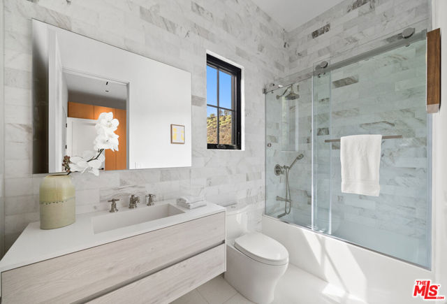 10950 Verano Road, Los Angeles CA: https://media.crmls.org/mediaz/c7f16802-3ab8-4c97-8bd7-9e43c7d772eb.jpg