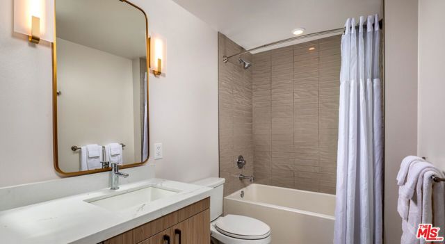 1340 S Hill Street, Los Angeles CA: https://media.crmls.org/mediaz/c7f2521e-a925-4312-9355-a4097f2dc5c1.jpg