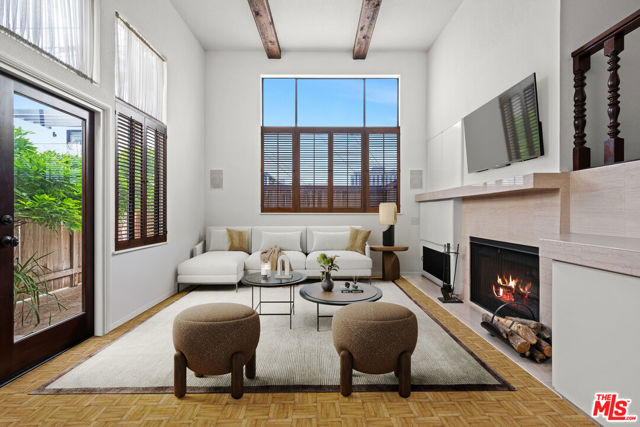 1141 17th Street, Santa Monica CA: https://media.crmls.org/mediaz/c7f2f4ef-aef4-49c7-9a3d-02776022c65f.jpg