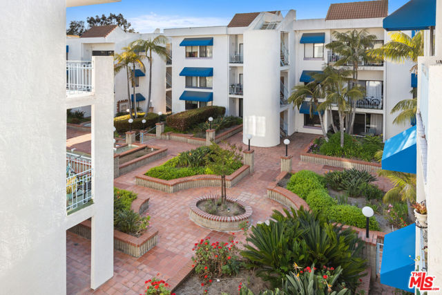 8324 Regents Road, San Diego CA: https://media.crmls.org/mediaz/c7f35697-8d38-429b-b229-ba55f4df80fd.jpg