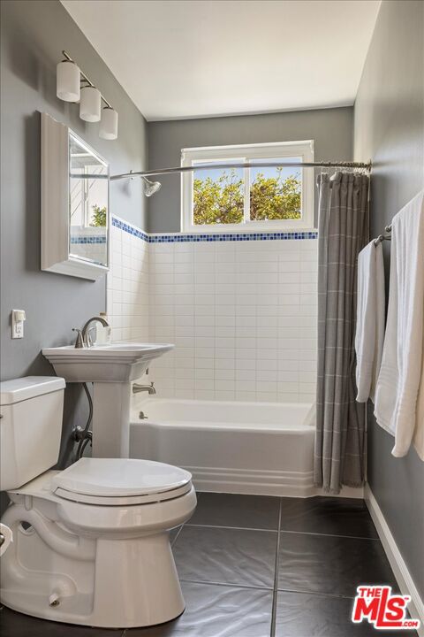 340 S Madison Way, Glendale CA: https://media.crmls.org/mediaz/c7f42d97-e70d-435c-8fff-5748530bfadf.jpg