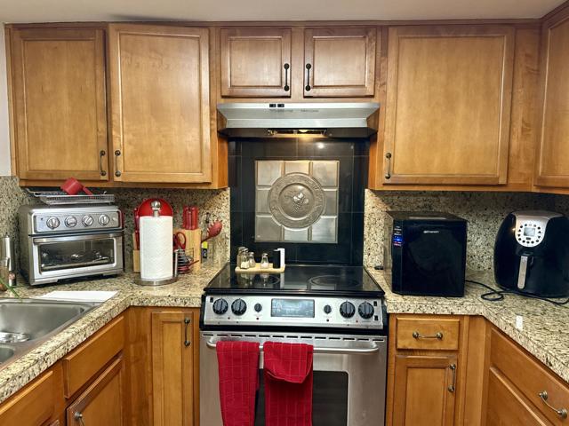 5301 E Waverly Dr., Palm Springs CA: https://media.crmls.org/mediaz/c7f4726e-55b7-4e10-90e8-bea07e0df3ad.jpg