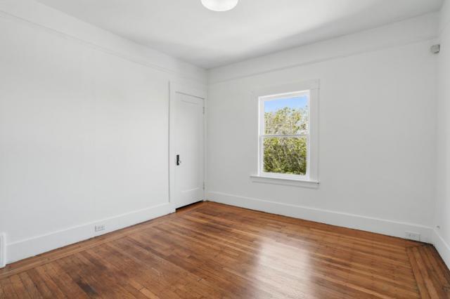 32 Cross Street, San Francisco CA: https://media.crmls.org/mediaz/c7f4ada7-4940-4413-bfc6-dd9fba35e8d6.jpg