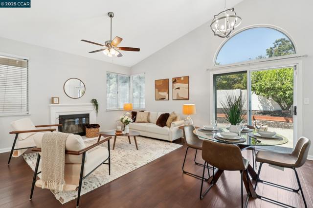 868 Clifton Way, Vacaville CA: https://media.crmls.org/mediaz/c7f5304a-68ab-4ee9-81fa-adf00b1c4c45.jpg