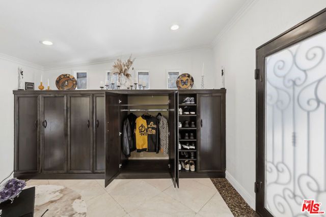 2300 Benedict Canyon Drive photo 8