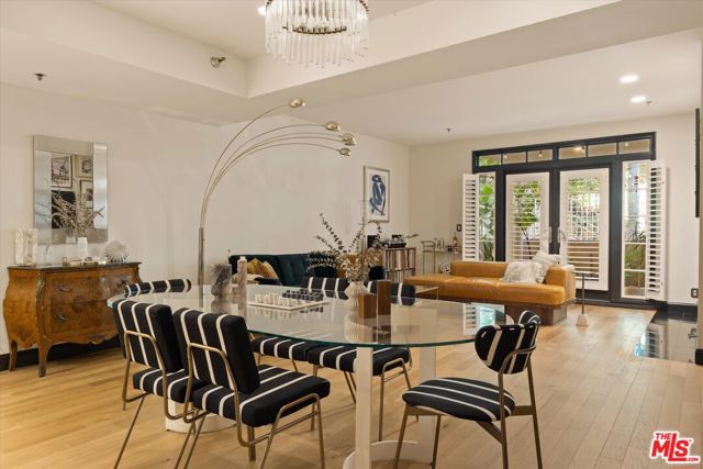 2222 N Beachwood Drive, Los Angeles CA: https://media.crmls.org/mediaz/c7f5b25a-1659-4449-9250-f28d5d9d9d75.jpg