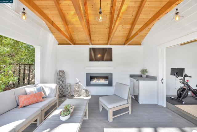 Image 39 of 53 For 942 Raintree Pl