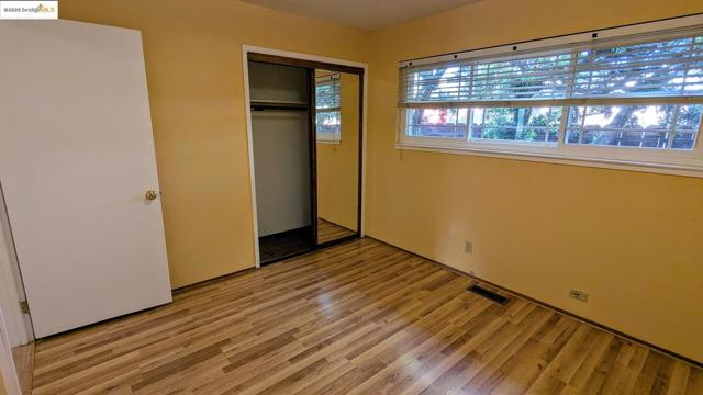 5126 La Honda RD, El Sobrante CA: https://media.crmls.org/mediaz/c7f6ac53-585f-4463-b487-aa19d2bc5a75.jpg