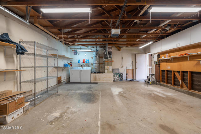 2705 N Broadmoor Avenue, Simi Valley CA: https://media.crmls.org/mediaz/c7f73710-ea2c-4f69-b9b7-e5c3e7a4a62c.jpg