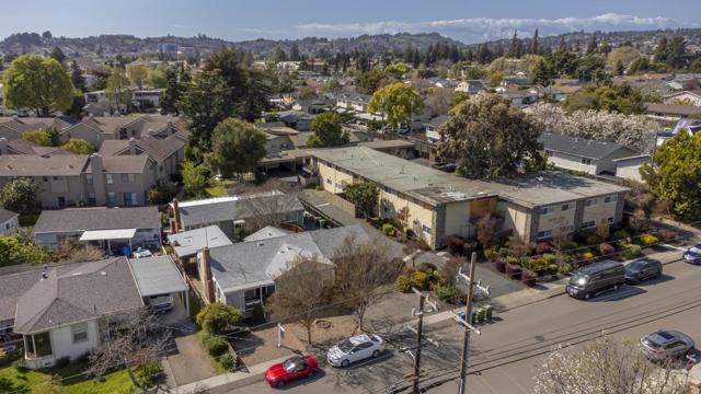 20575 Forest Avenue, Castro Valley CA: https://media.crmls.org/mediaz/c7f7c85b-9f0b-45c8-9355-316205aec587.jpg