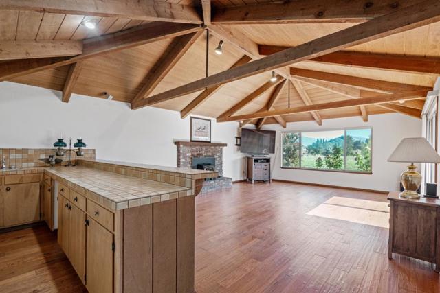 35 Rays Circle, Hollister CA: https://media.crmls.org/mediaz/c7f81da8-2f38-43dc-aca4-bfc424fdb6f2.jpg