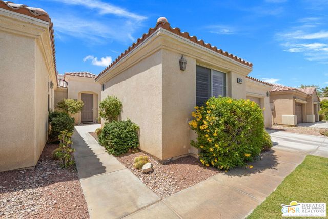 83817 Collection Drive, Indio CA: https://media.crmls.org/mediaz/c7f90b7e-65a1-426f-a707-b1ba718817e7.jpg