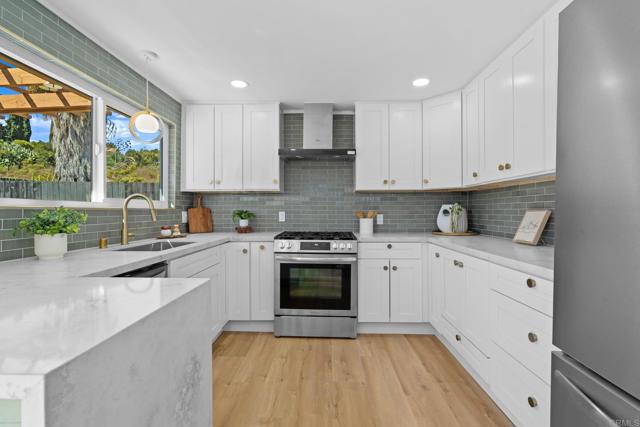 Image 11 of 40 For 13328 Silver Lake Dr