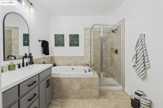 4153 Clarinbridge Cir, Dublin CA: https://media.crmls.org/mediaz/c7f9ca61-70ea-43c0-88d7-dbcf6bef3f37.jpg