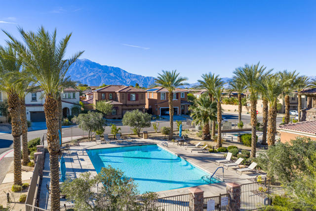 35425 Domani Drive, Palm Desert CA: https://media.crmls.org/mediaz/c7fa44f6-3f7e-4fbf-b982-b60f227b3585.jpg