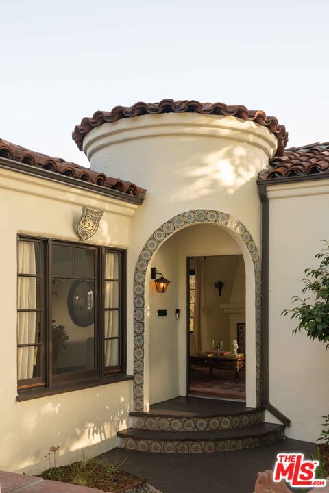 4331 4th Avenue, Los Angeles CA: https://media.crmls.org/mediaz/c7fa788d-38f1-456e-9fc3-7786901eb869.jpg