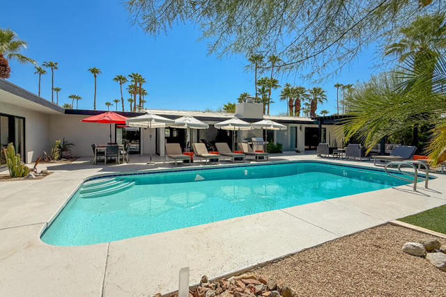 783 N Rose Avenue, Palm Springs CA: https://media.crmls.org/mediaz/c7fadacd-3341-4ad8-9a4c-b6675385688a.jpg