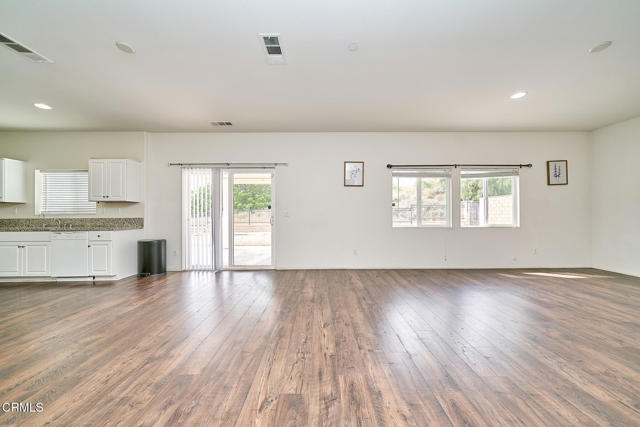 Detail Gallery Image 13 of 62 For 3193 Quarry Dr, Jurupa Valley,  CA 92509 - 4 Beds | 3 Baths