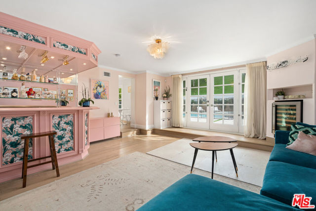 3156 Dona Emilia Drive, Studio City CA: https://media.crmls.org/mediaz/c7fb1f0e-c174-4ca9-bc97-5200927f6667.jpg